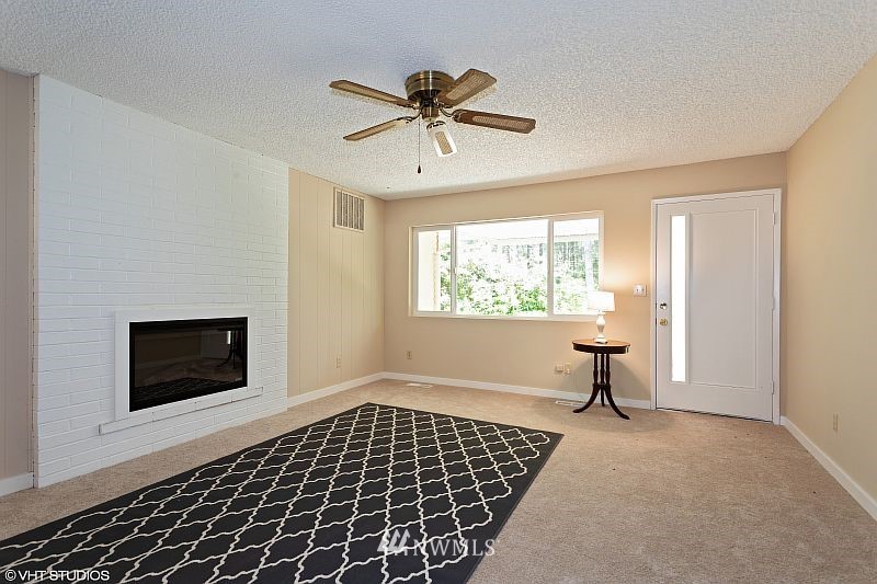 5370 Sunnyslope Road Southwest Port Orchard, WA 98367 - Photo 2 of 22 Gallery Image 2