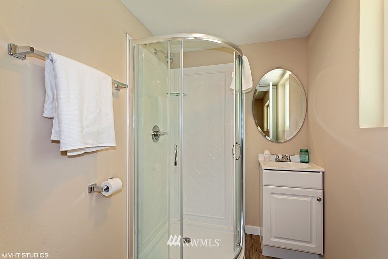 5370 Sunnyslope Road Southwest Port Orchard, WA 98367 - Photo 17 of 22 Gallery Image 17