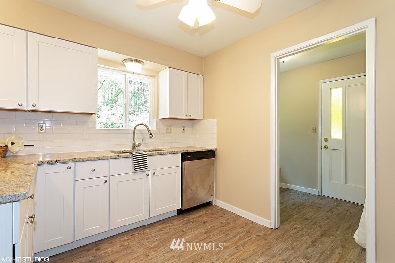 5370 Sunnyslope Road Southwest Port Orchard, WA 98367 - Photo 6 of 22 Gallery Image 6