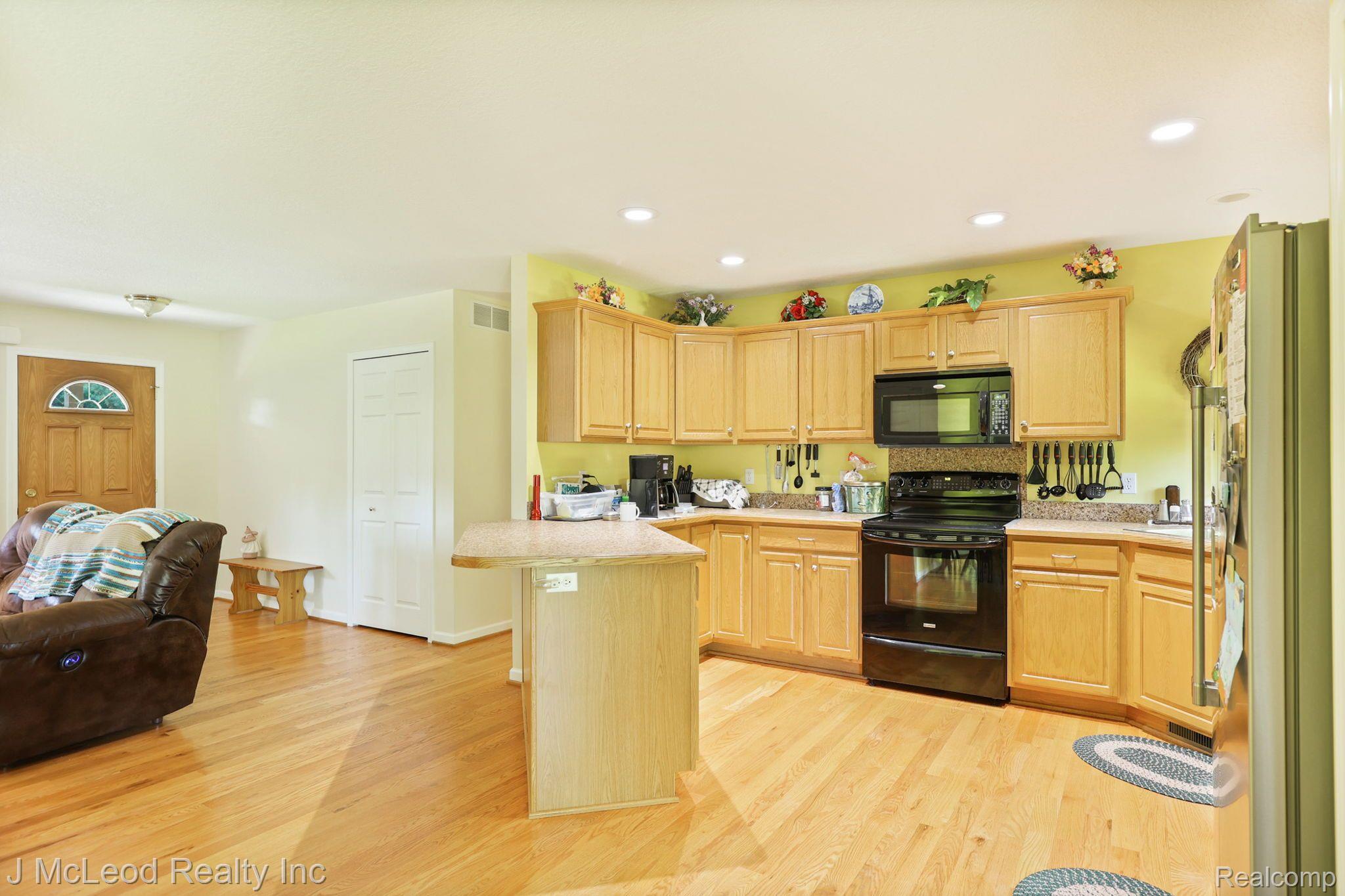 7332 Oak Road Vassar, MI 48768 - Photo 13 of 74 Gallery Image 13