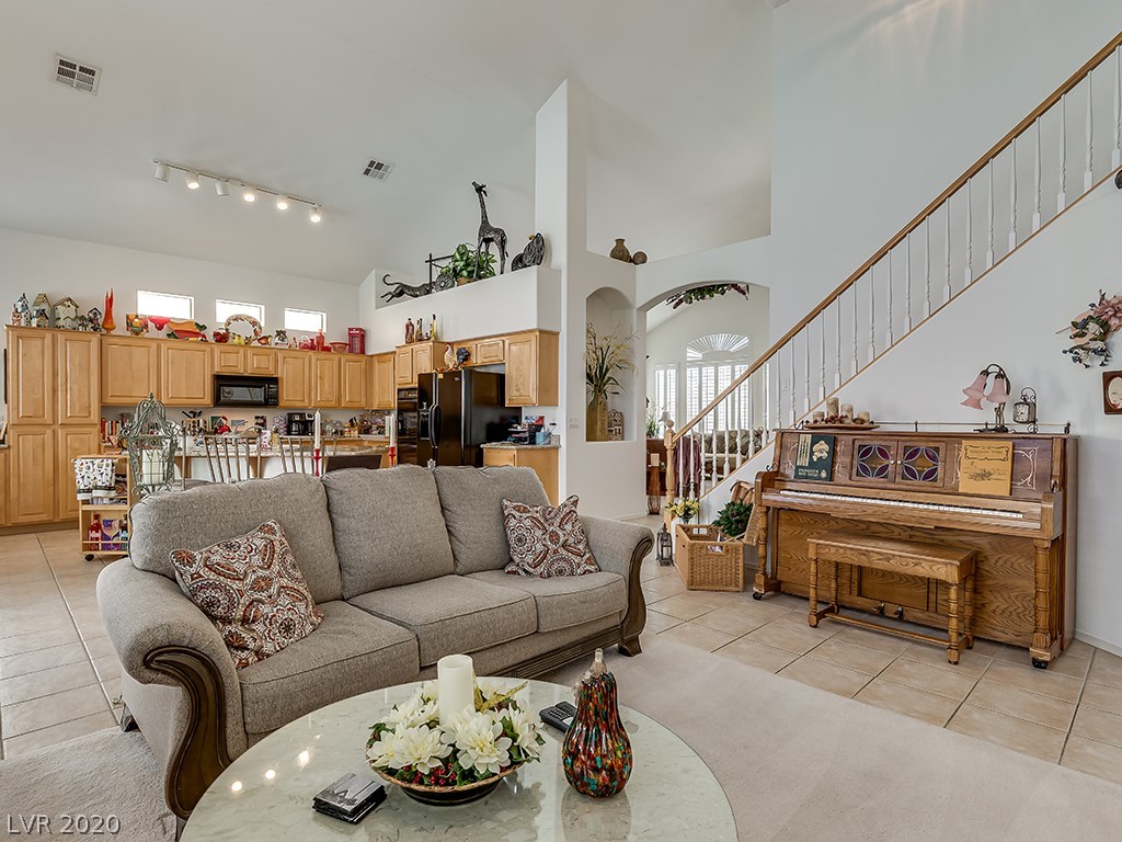 277 Pointe Ranier Avenue Henderson, NV 89012 - Photo 12 of 35 Gallery Image 12