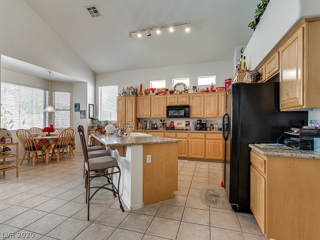 277 Pointe Ranier Avenue Henderson, NV 89012 - Photo 7 of 35 Gallery Image 7