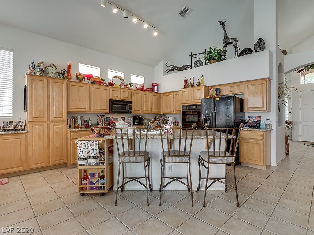 277 Pointe Ranier Avenue Henderson, NV 89012 - Photo 8 of 35 Gallery Image 8