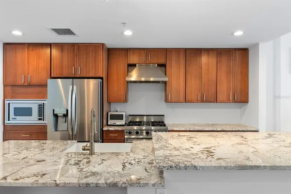 $405,000 | 1208 East Kennedy Boulevard, Unit 723, Tampa, FL 33602