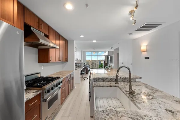 $405,000 | 1208 East Kennedy Boulevard, Unit 723, Tampa, FL 33602