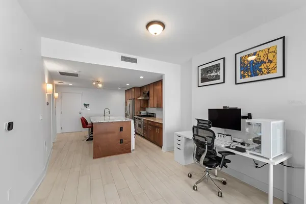 $405,000 | 1208 East Kennedy Boulevard, Unit 723, Tampa, FL 33602