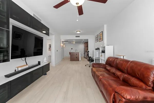 $405,000 | 1208 East Kennedy Boulevard, Unit 723, Tampa, FL 33602