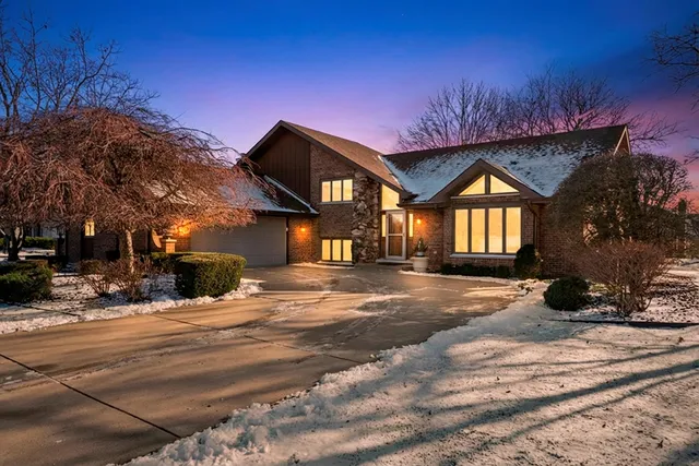 $450,000 | 8125 Elizabeth Avenue, Orland Park, IL 60462