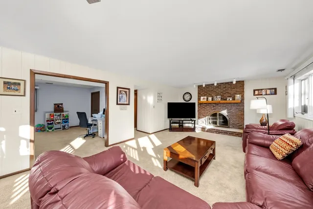 $450,000 | 8125 Elizabeth Avenue, Orland Park, IL 60462