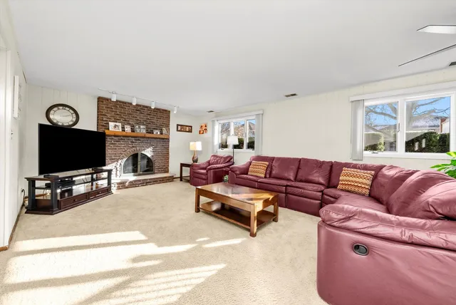 $450,000 | 8125 Elizabeth Avenue, Orland Park, IL 60462