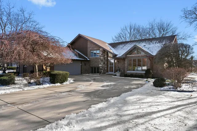 $450,000 | 8125 Elizabeth Avenue, Orland Park, IL 60462
