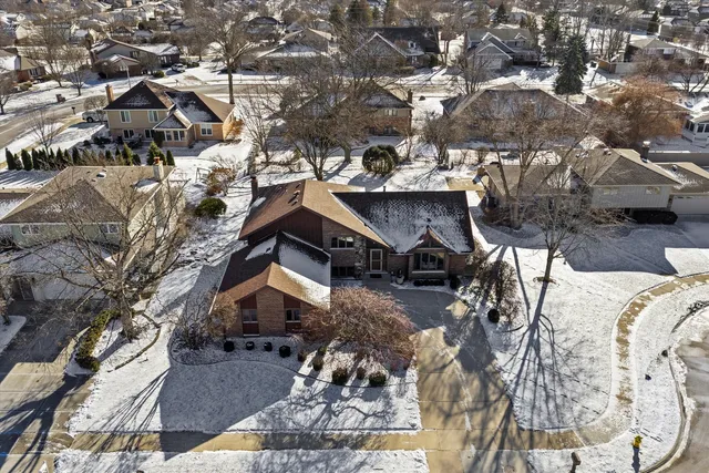 $450,000 | 8125 Elizabeth Avenue, Orland Park, IL 60462