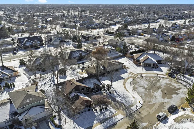 $450,000 | 8125 Elizabeth Avenue, Orland Park, IL 60462