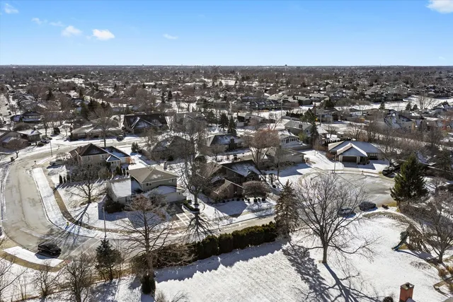 $450,000 | 8125 Elizabeth Avenue, Orland Park, IL 60462