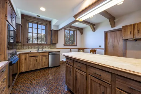 $2,995,000 | 2180 Tower Hill Road, North Kingstown, RI 02874