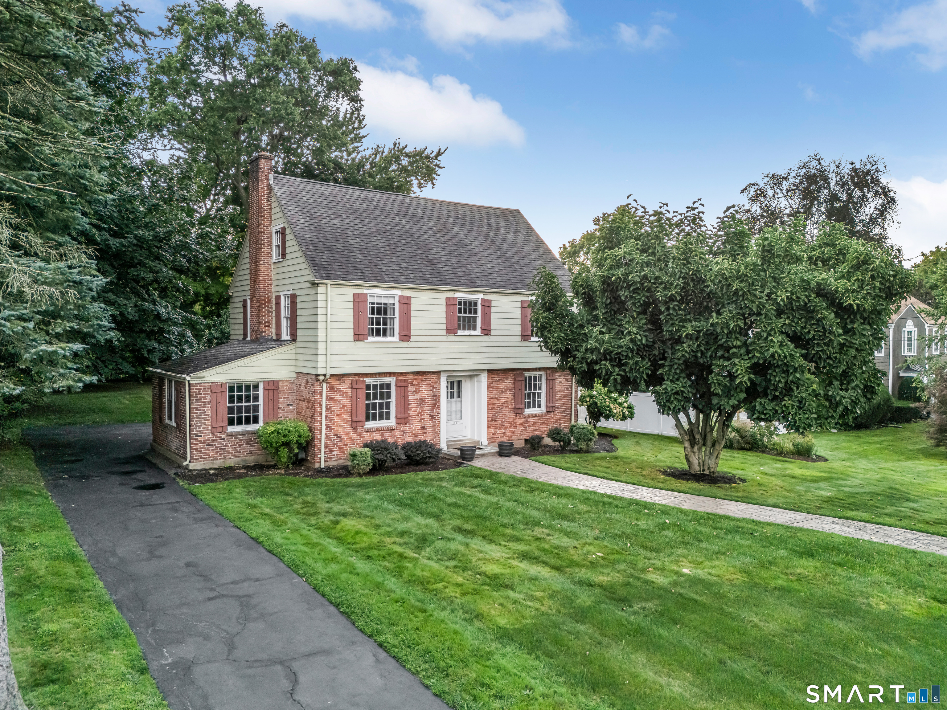 101 Ridgewood Road West Hartford, CT 06107 - Photo 1 of 29 Gallery Image 1