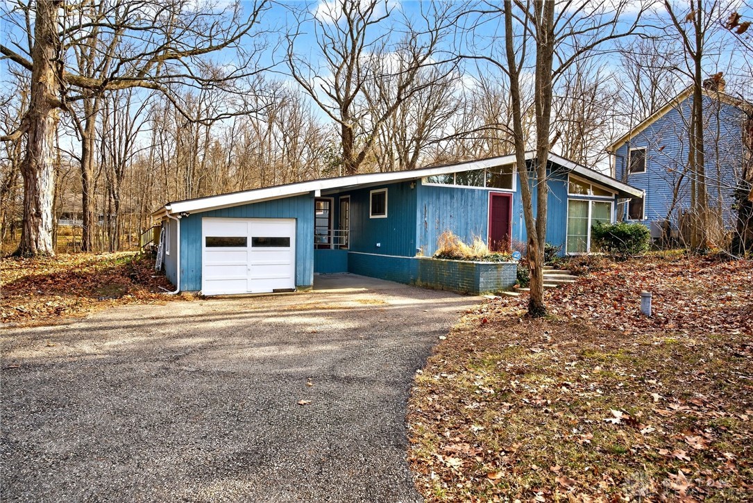 1104 McBee Road Bellbrook, OH 45305 - Photo 2 of 29 Gallery Image 2