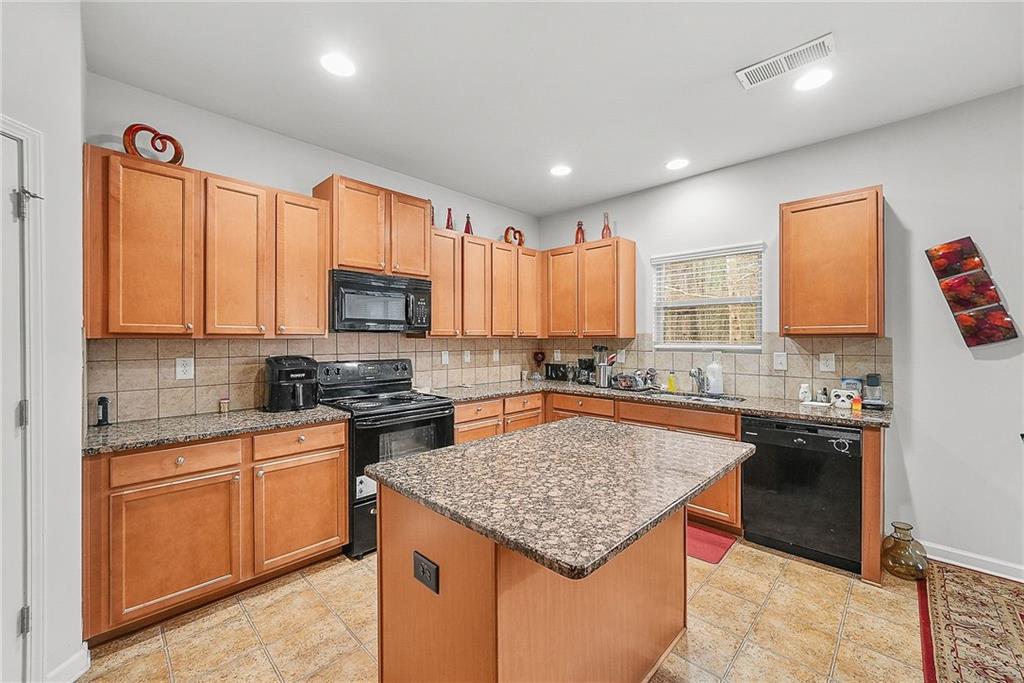 5615 Wisbech Way Atlanta, GA 30349 - Photo 13 of 34