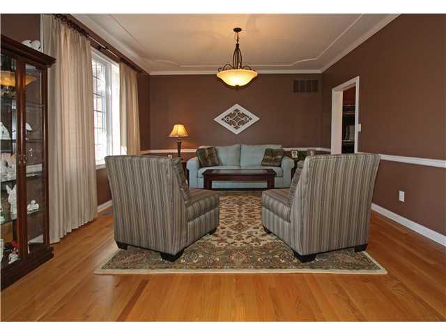 2047 Ridgemere Way Greenwood, IN 46143 - Photo 6 of 14 Gallery Image 6
