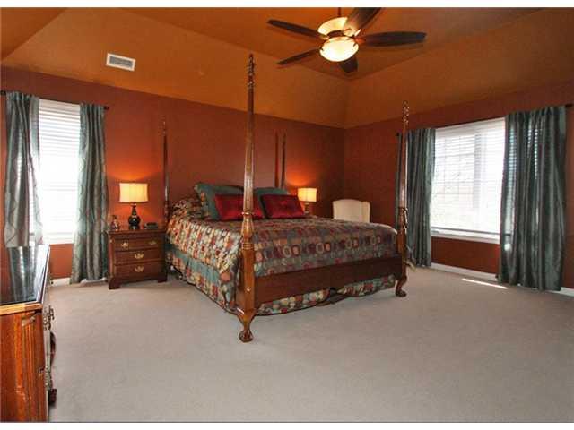 2047 Ridgemere Way Greenwood, IN 46143 - Photo 8 of 14 Gallery Image 8