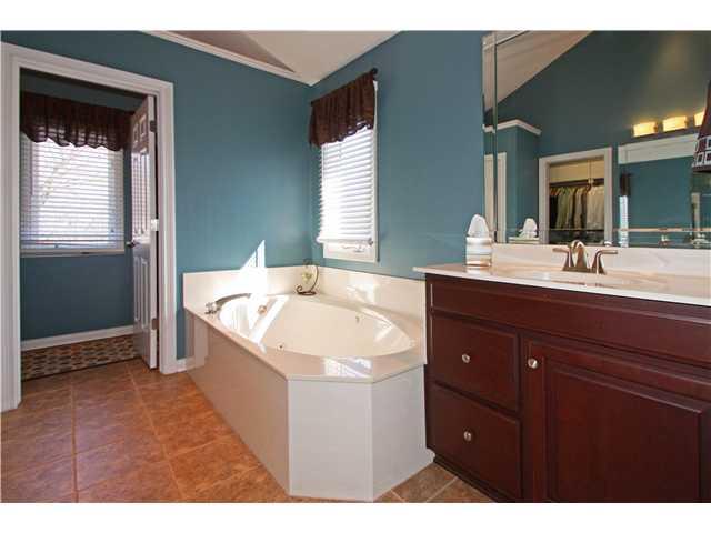 2047 Ridgemere Way Greenwood, IN 46143 - Photo 9 of 14 Gallery Image 9
