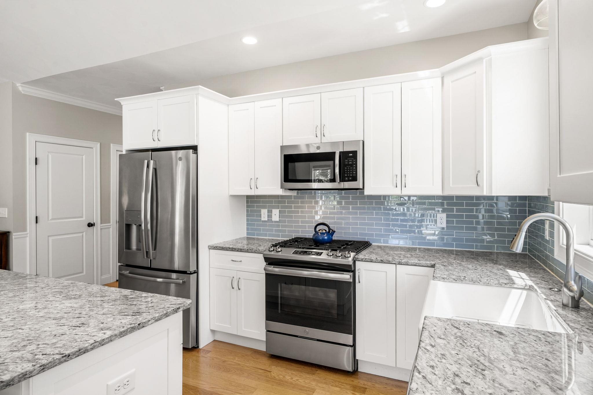 7 Catalpa Road Salem, NH 03079 - Photo 5 of 36 Gallery Image 5
