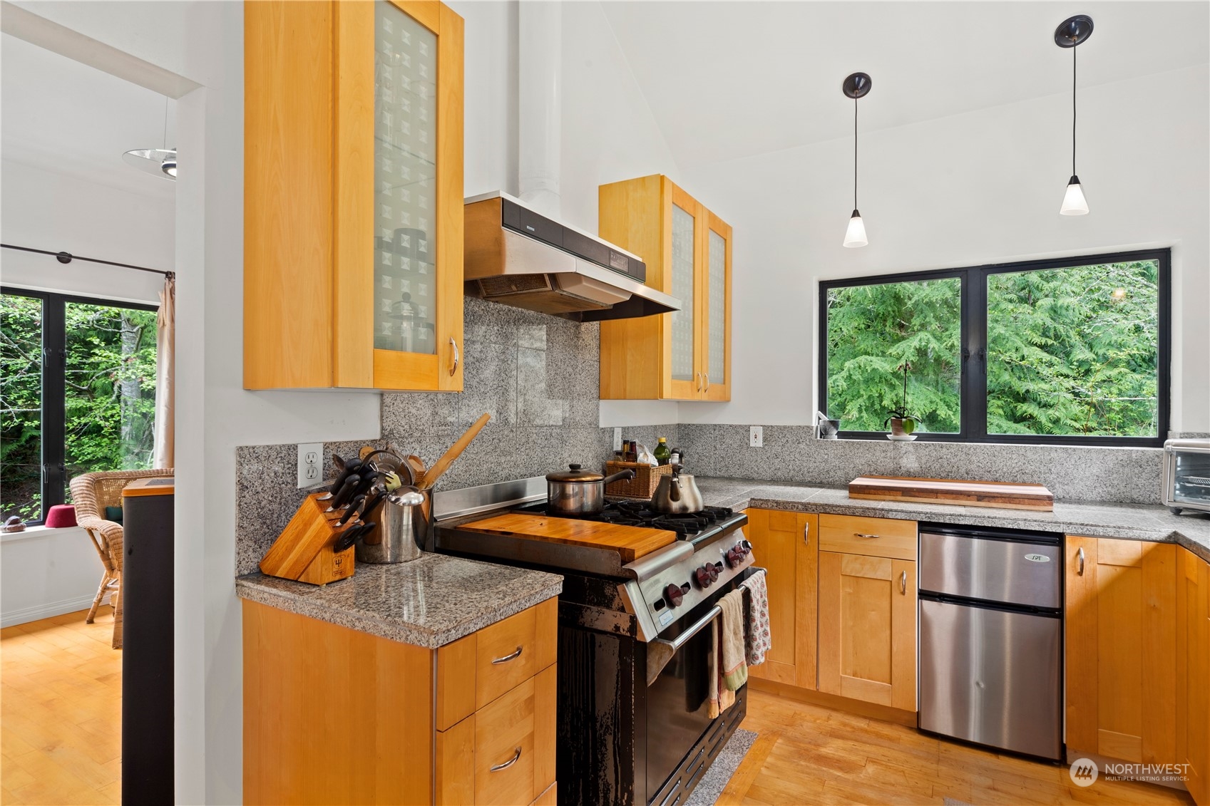 423 Thunder Road Port Townsend, WA 98368 - Photo 12 of 40 Gallery Image 12