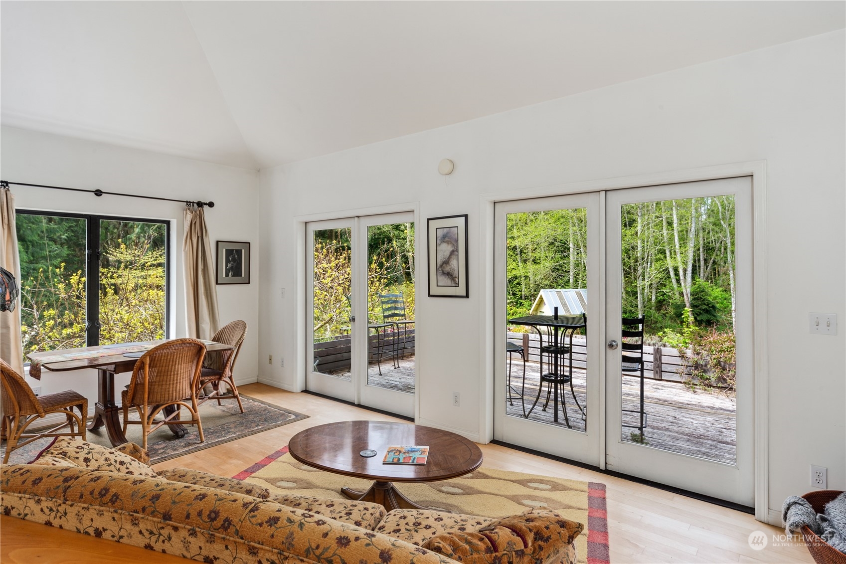 423 Thunder Road Port Townsend, WA 98368 - Photo 4 of 40 Gallery Image 4