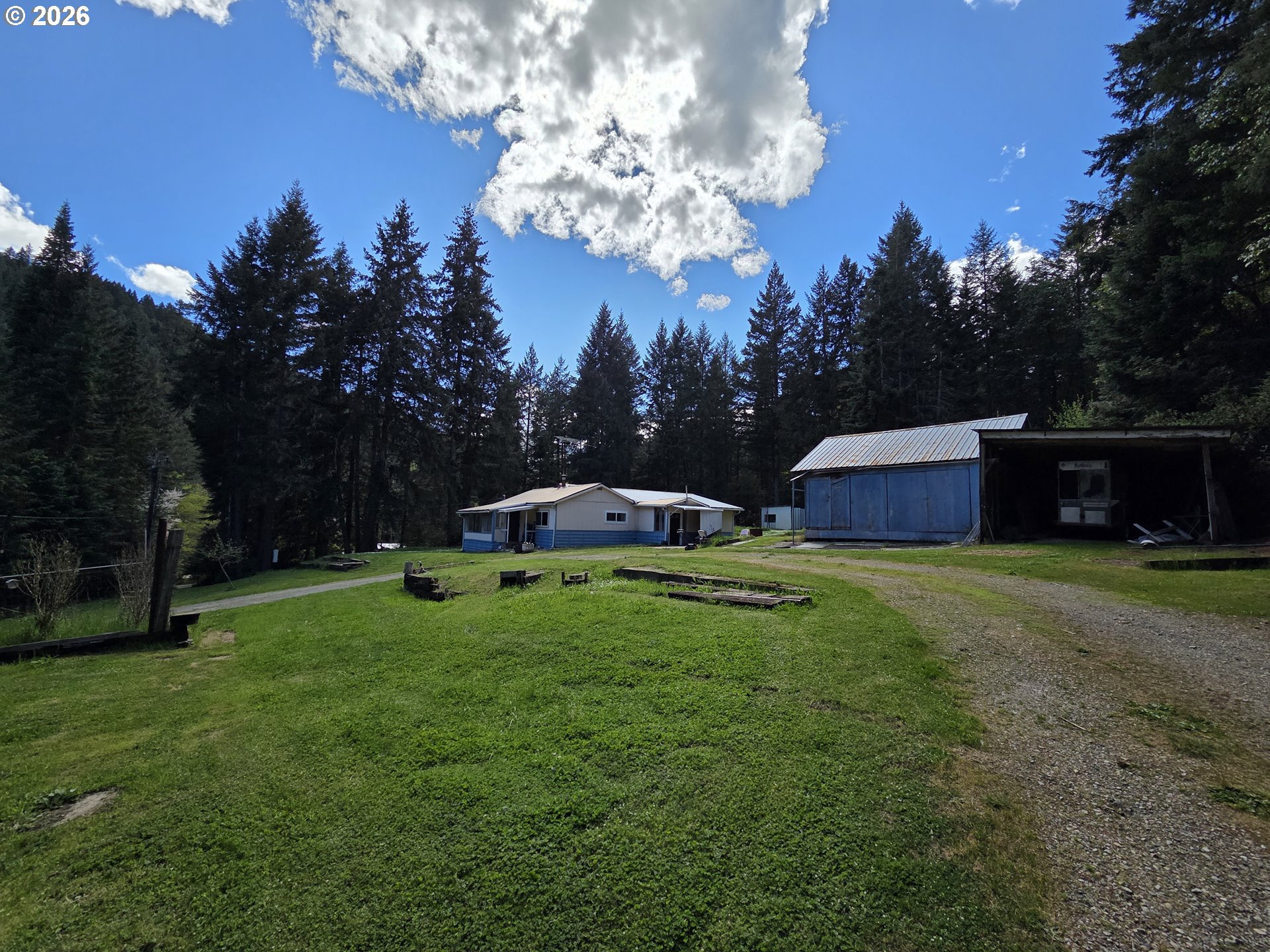 195 Section Creek Road Glendale, OR 97442 - Photo 3 of 32