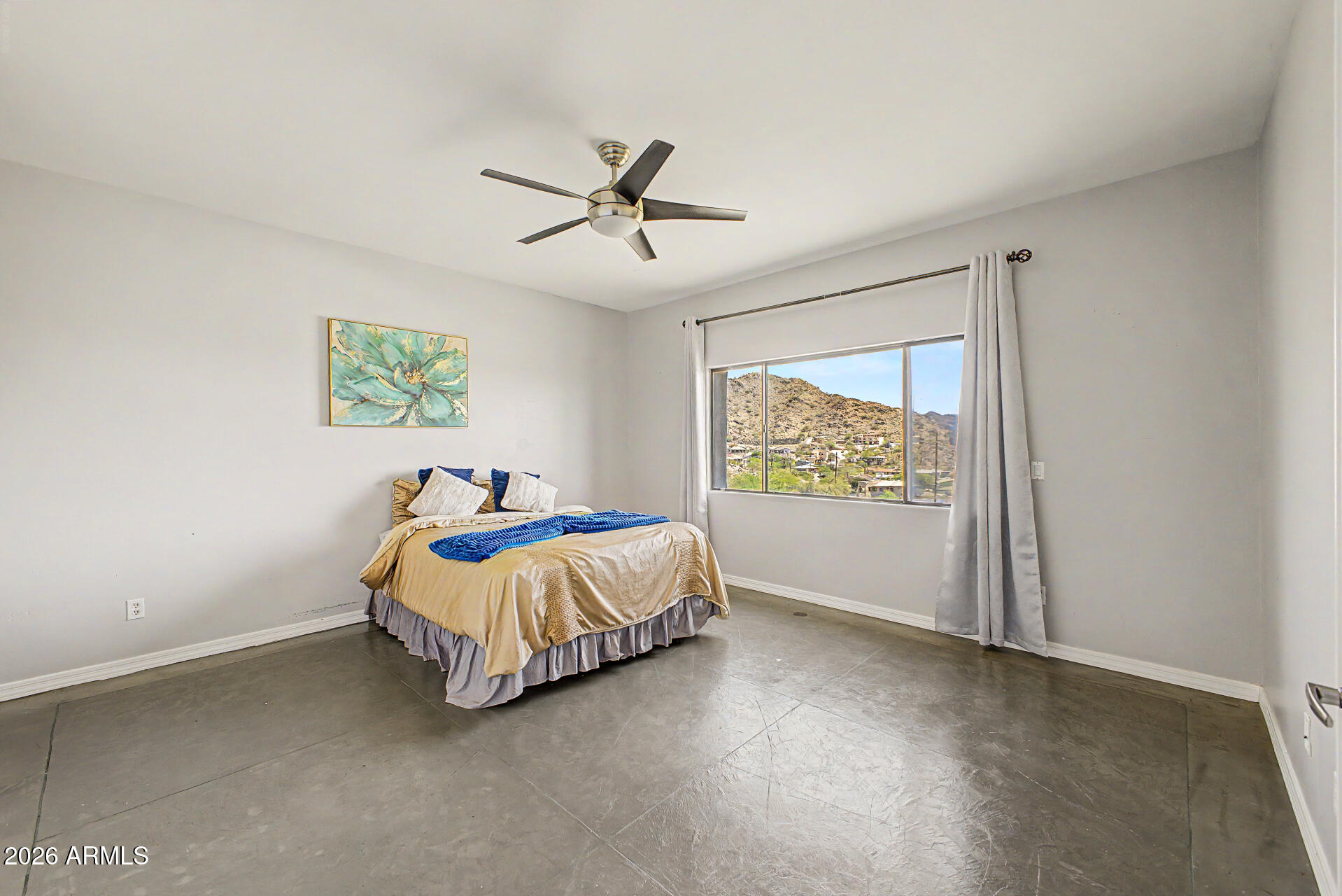 10009 North 1st Drive Phoenix, AZ 85021 - Photo 14 of 15 a bed room with a bed and a window
