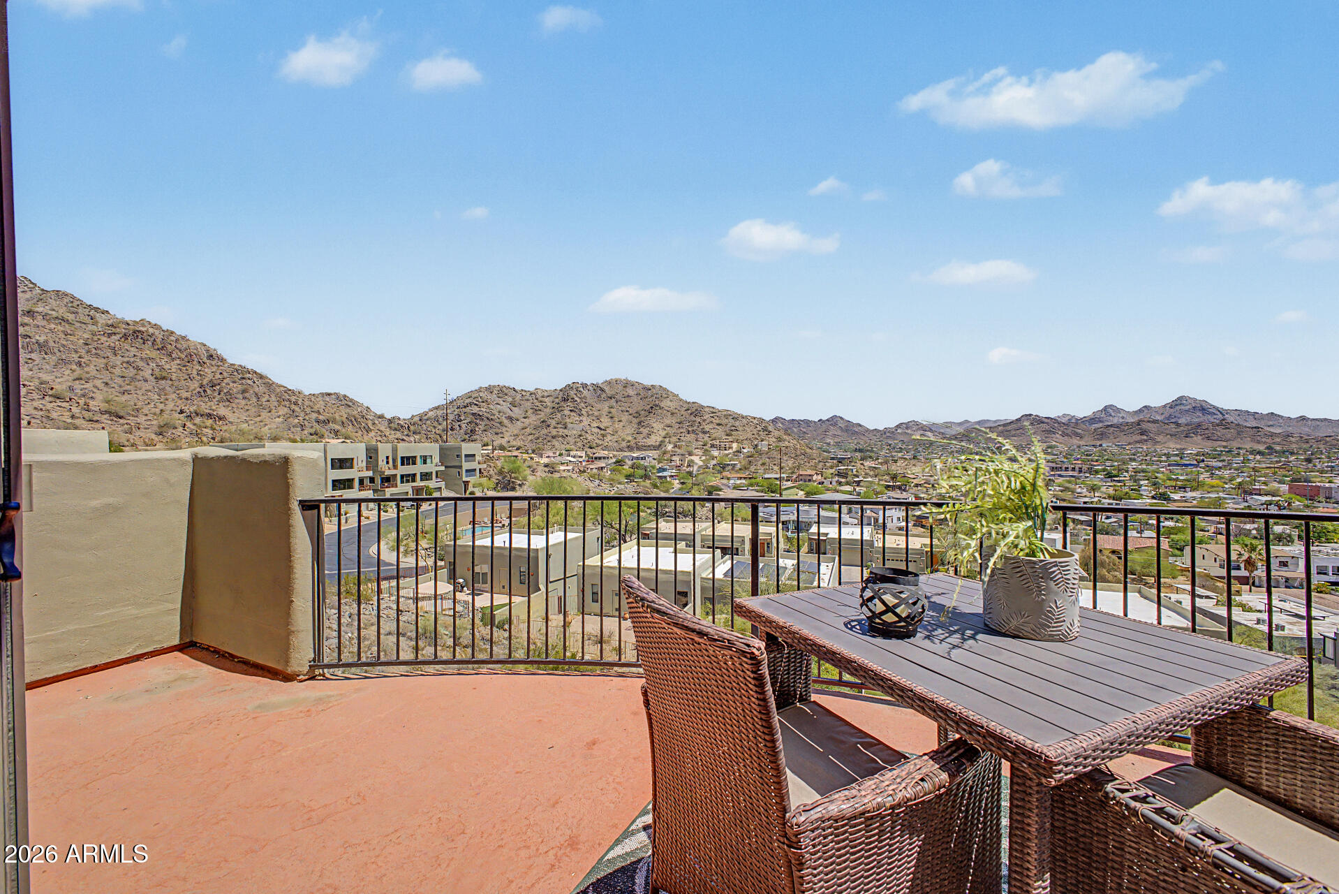 10009 North 1st Drive Phoenix, AZ 85021 - Photo 8 of 15 a view of a balcony with lake view and mountain view