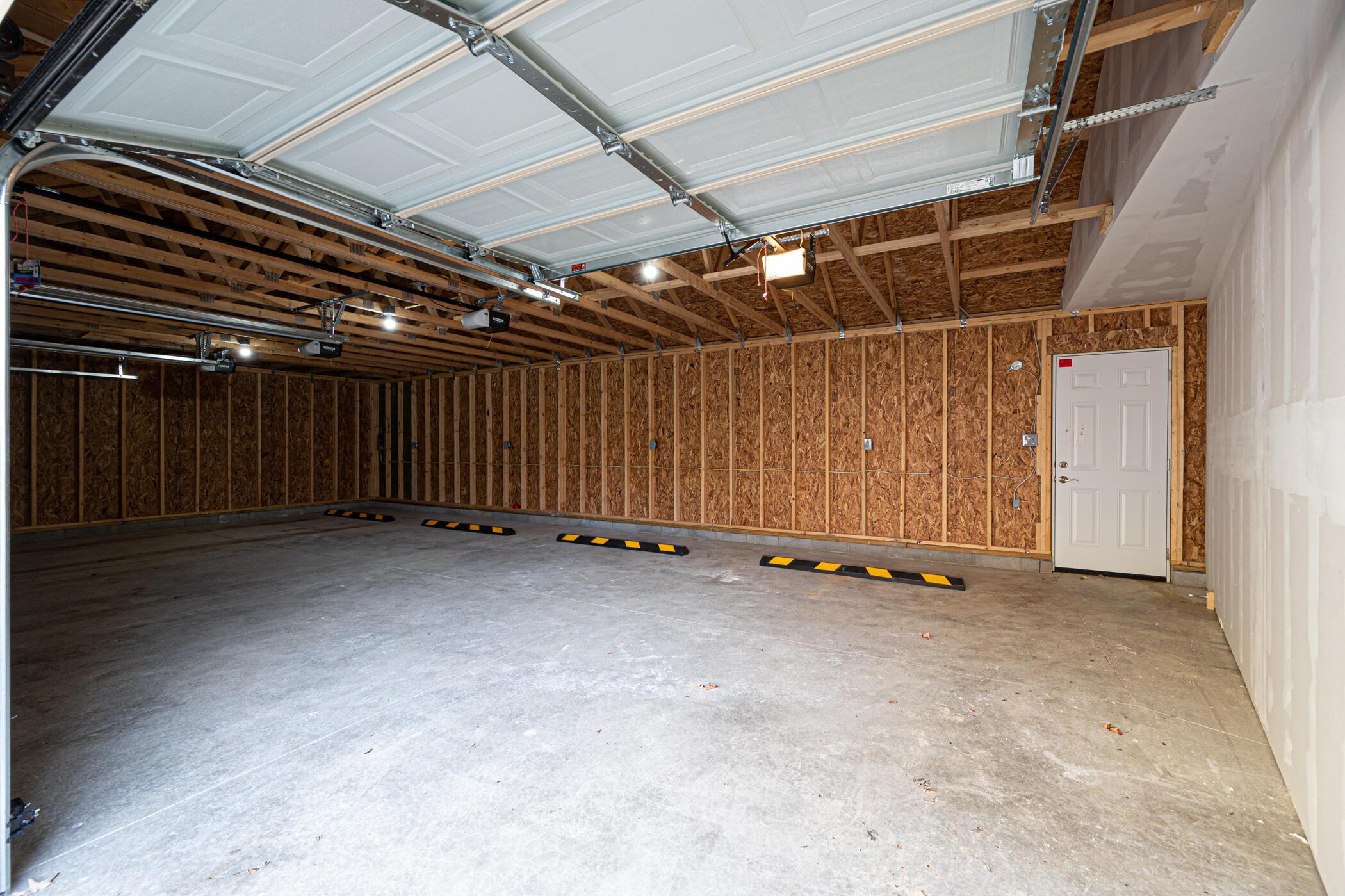1621 Waltham Road, Unit A Columbus, OH 43221 - Photo 18 of 27 Garage