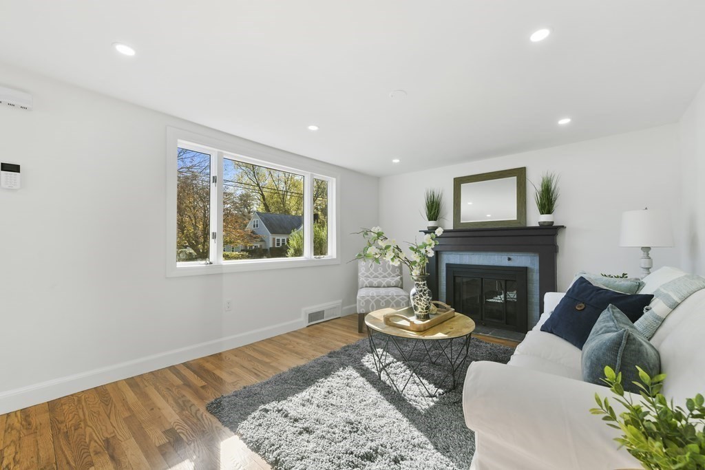 6 Suffolk Road Sharon, MA 02067 - Photo 5 of 27 Gallery Image 5