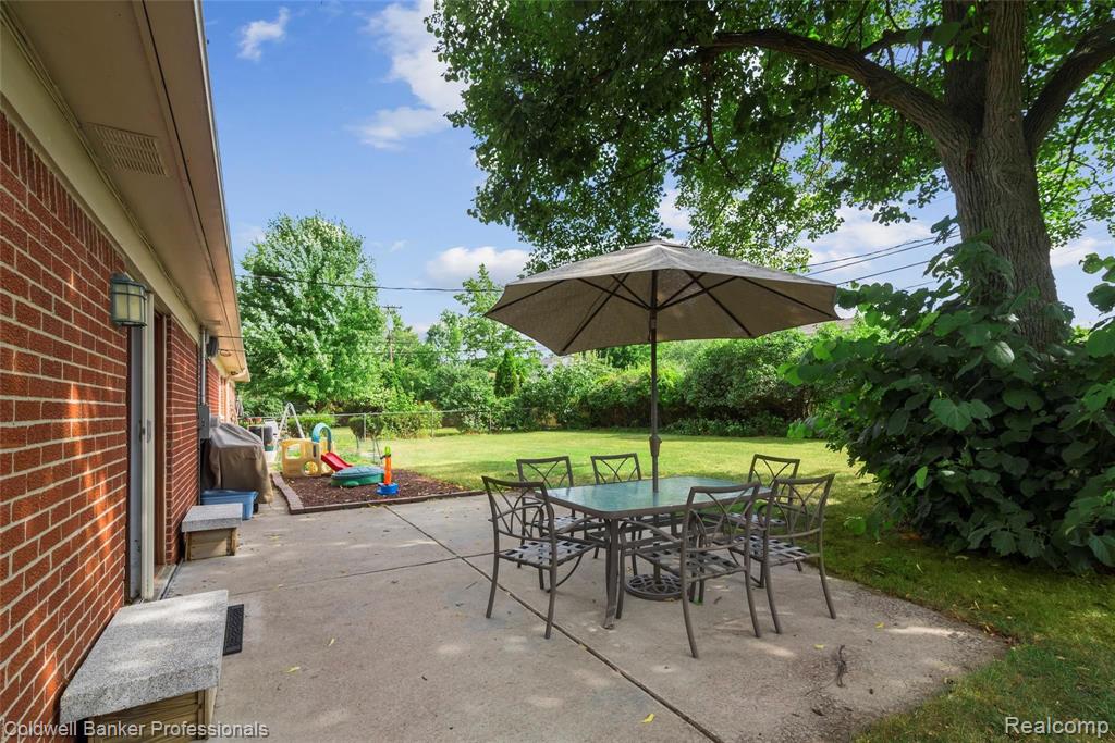 22953 Tuck Road Farmington Hills, MI 48336 - Photo 20 of 24