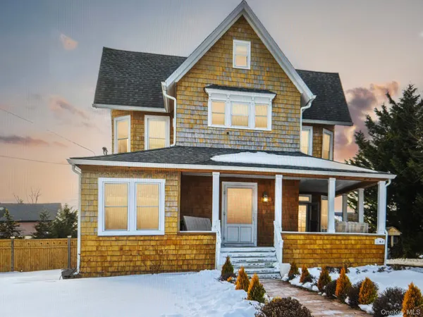 $3,250 | 264 South Ocean Avenue, Patchogue, NY 11772