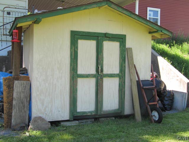 633 Fireline Road Palmerton, PA 18071 - Photo 19 of 29 Gallery Image 19