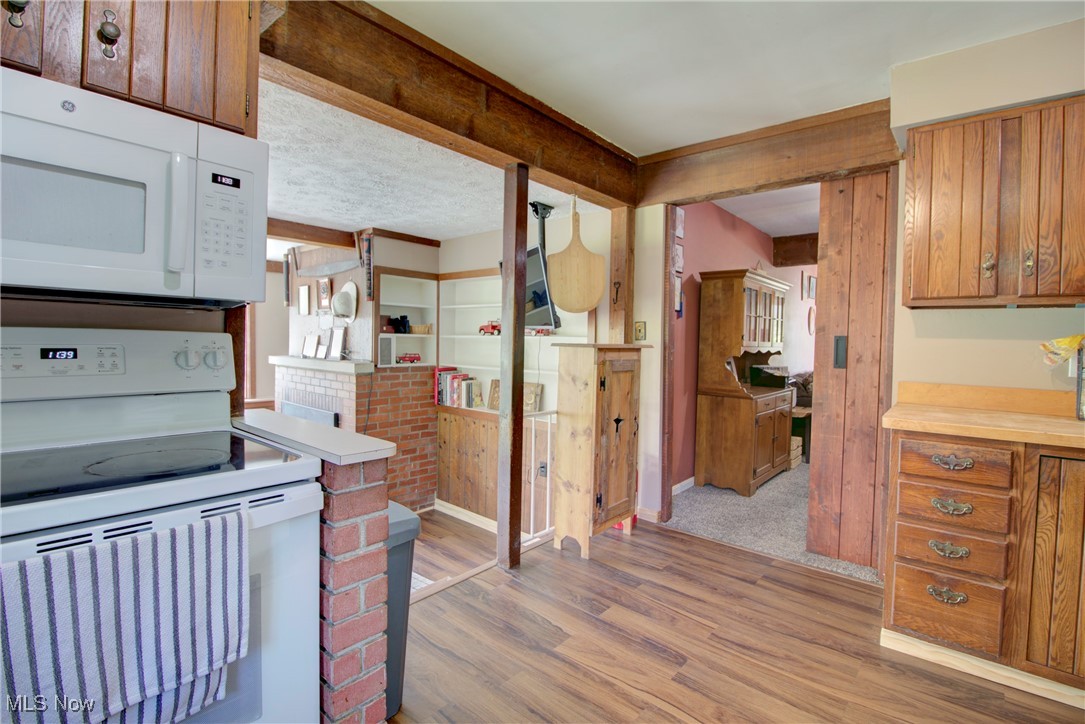 7730 Cedar Road Chesterland, OH 44026 - Photo 14 of 36