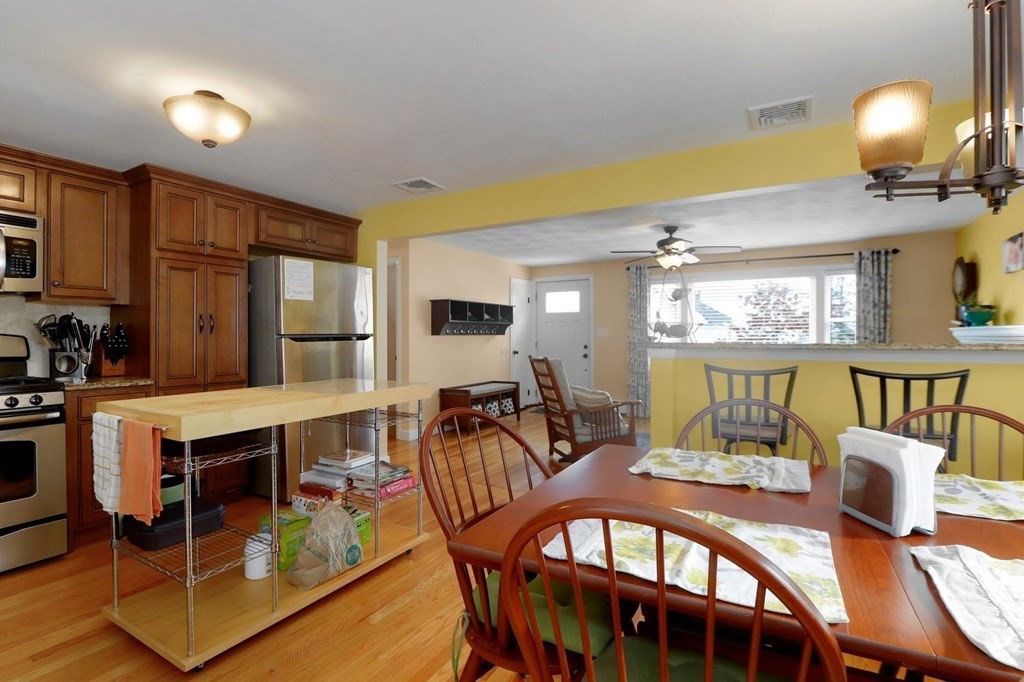 11 Robinwood Road Dedham, MA 02026 - Photo 20 of 39 Gallery Image 20