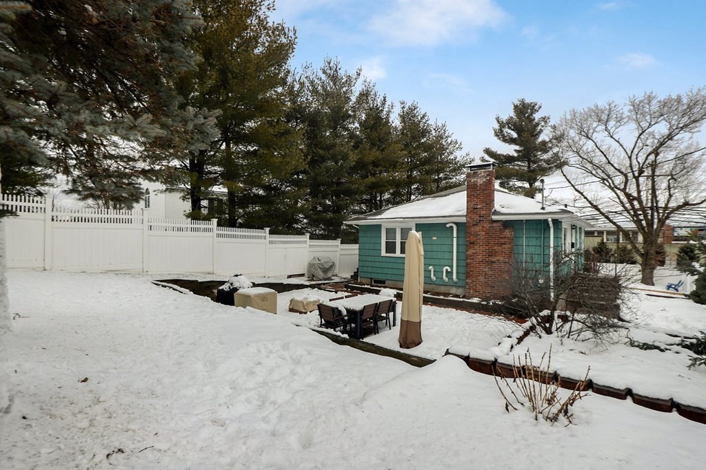11 Robinwood Road Dedham, MA 02026 - Photo 34 of 39 Gallery Image 34