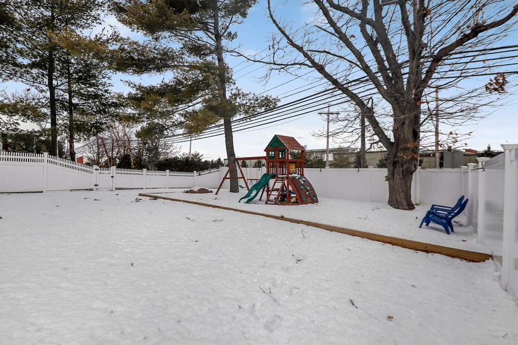 11 Robinwood Road Dedham, MA 02026 - Photo 37 of 39 Gallery Image 37