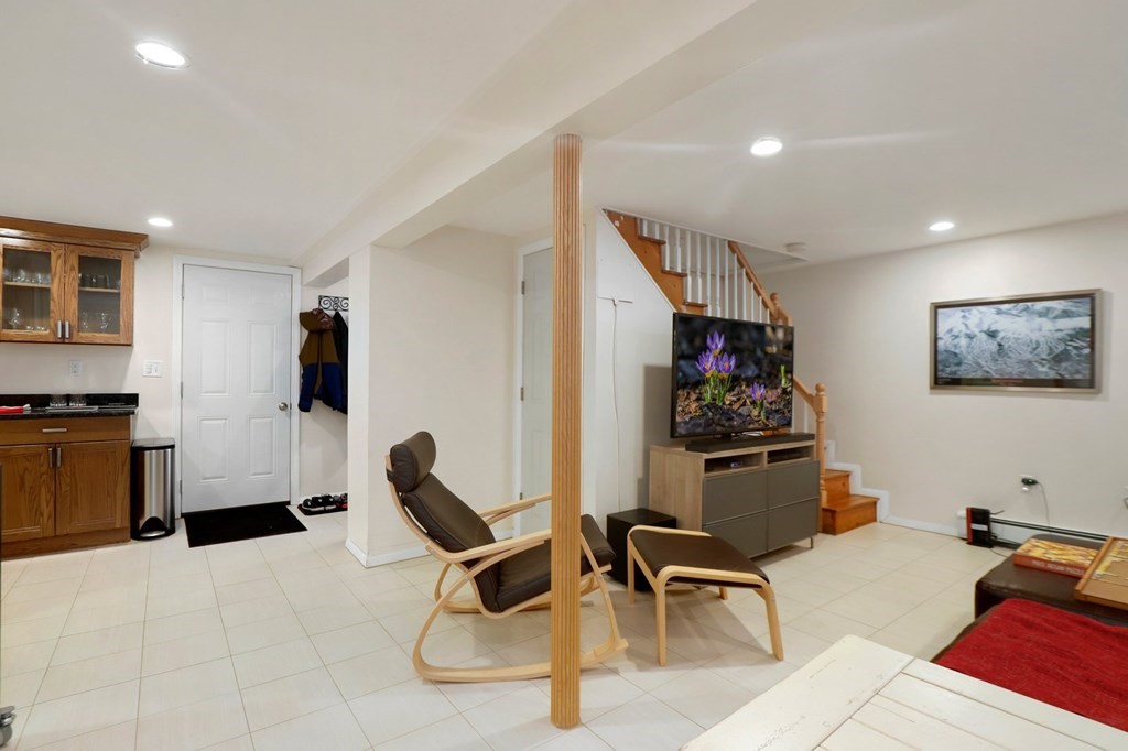 11 Robinwood Road Dedham, MA 02026 - Photo 7 of 39 Gallery Image 7