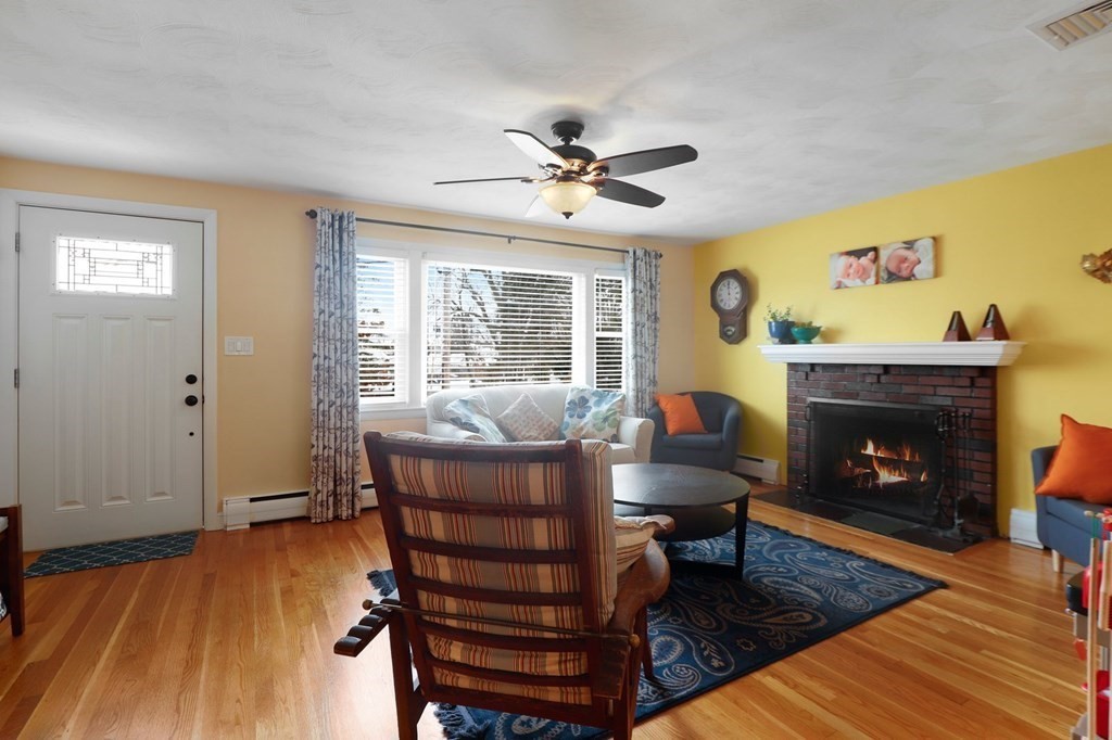 11 Robinwood Road Dedham, MA 02026 - Photo 9 of 39 Gallery Image 9