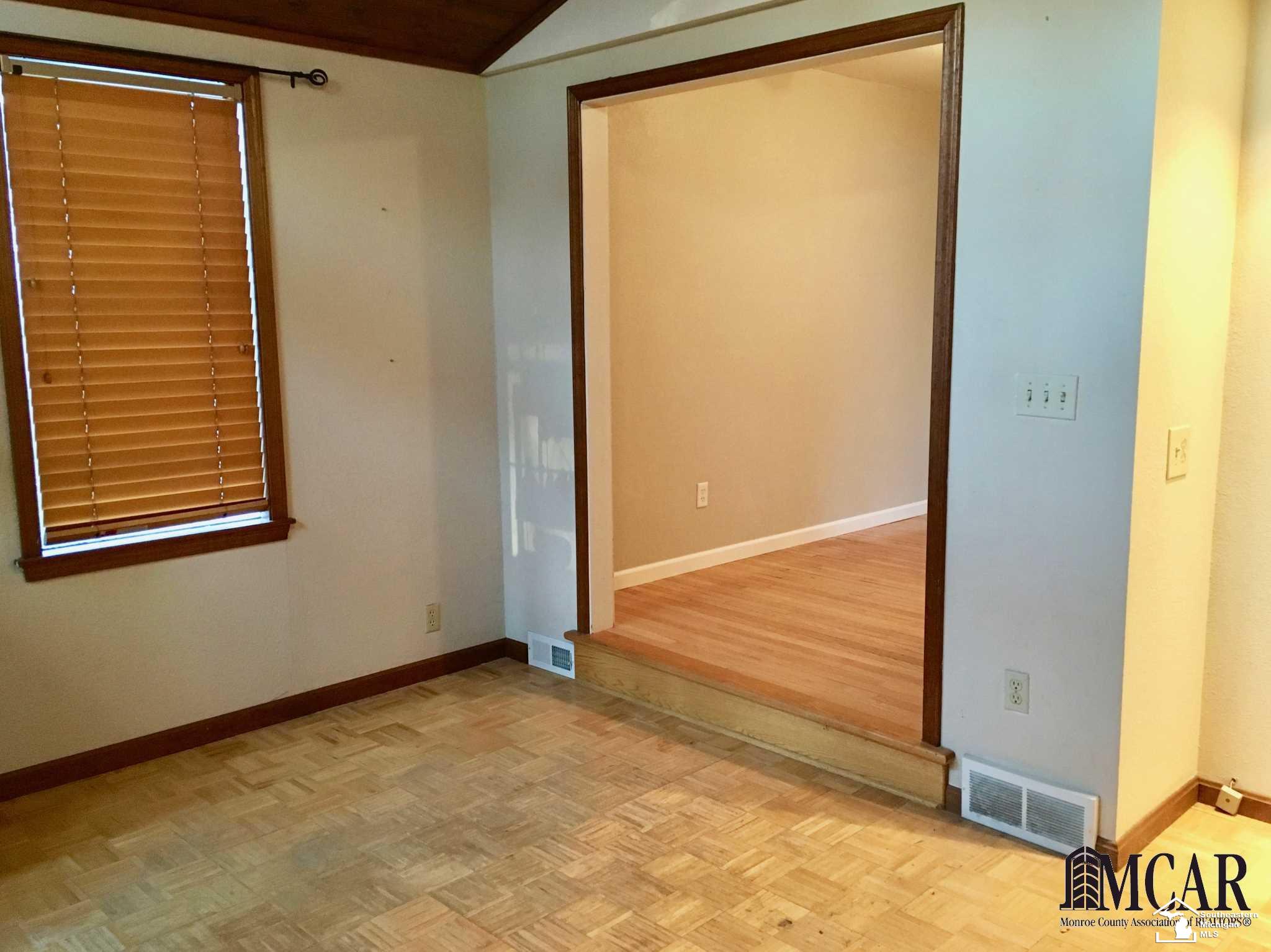 10803 Secor Road Temperance, MI 48182 - Photo 20 of 24 21427177-19.JPG