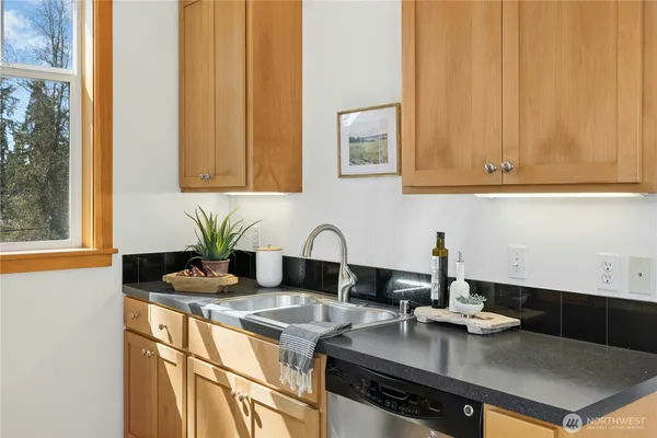 $698,000 | 115 Hall Brothers Loop, Unit 208, Bainbridge Island, WA 98110
