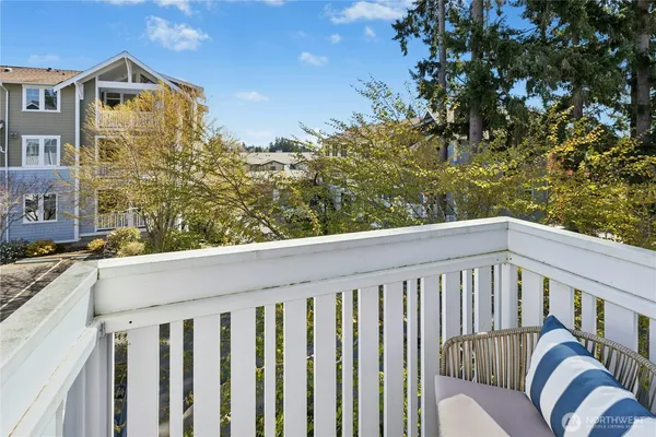 $698,000 | 115 Hall Brothers Loop, Unit 208, Bainbridge Island, WA 98110