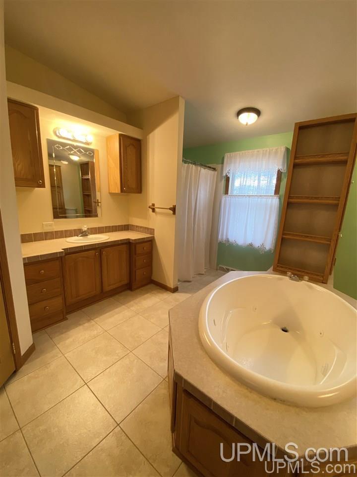 66 Tipperary Road Gladstone, MI 49837 - Photo 21 of 41 Gallery Image 21