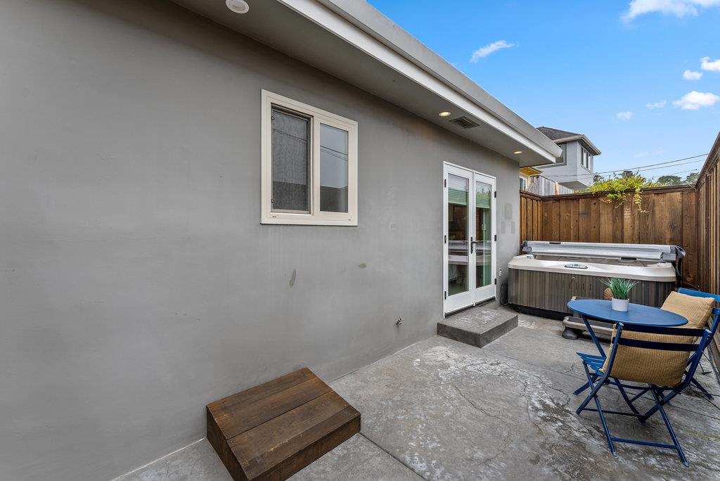 114 Bennett Road Aptos, CA 95003 - Photo 32 of 37 a room with furniture and a chair