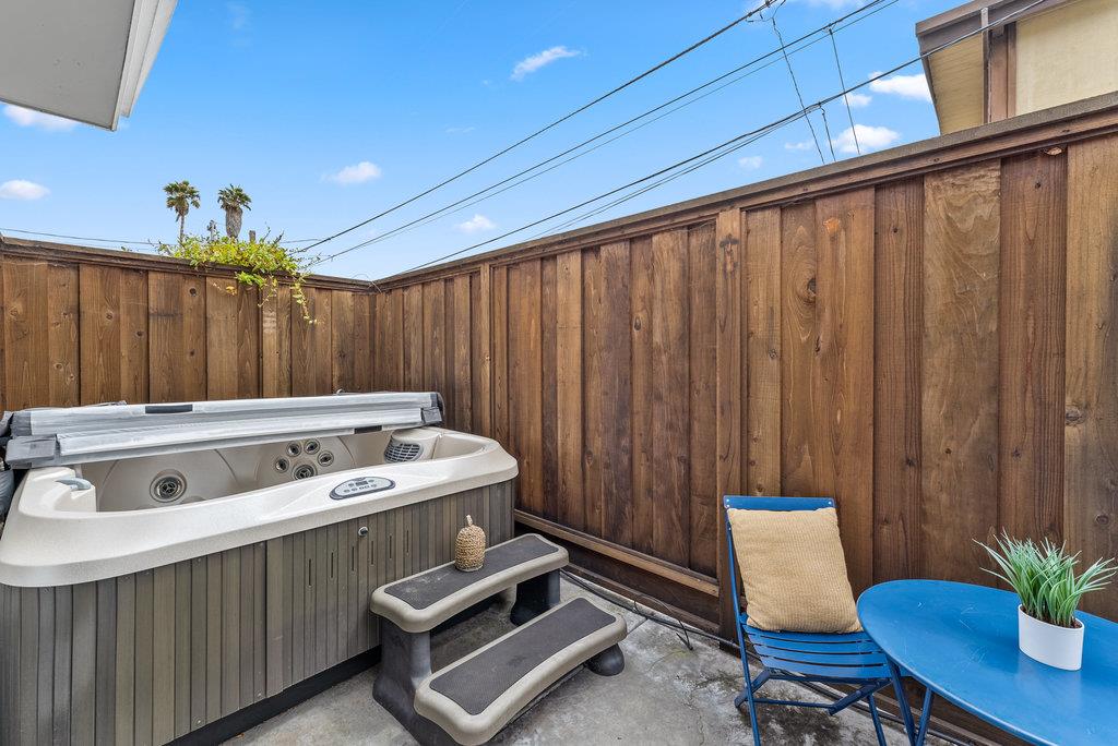 114 Bennett Road Aptos, CA 95003 - Photo 33 of 37 a room with furniture