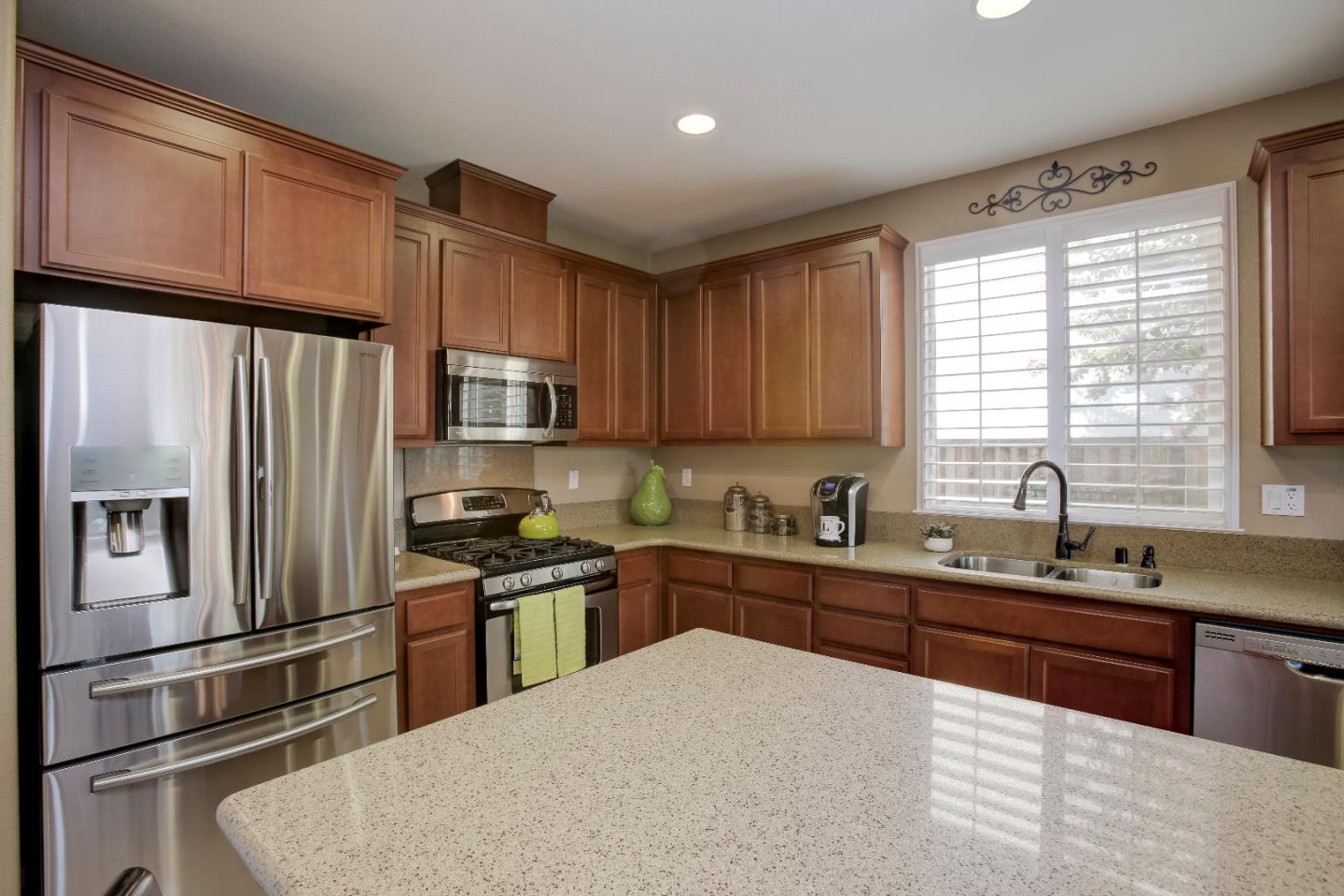 1045 Sprig Way Gilroy, CA 95020 - Photo 12 of 38 Gallery Image 12