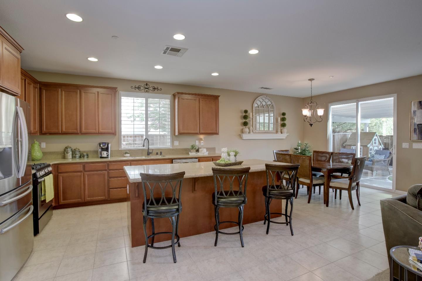 1045 Sprig Way Gilroy, CA 95020 - Photo 13 of 38 Gallery Image 13